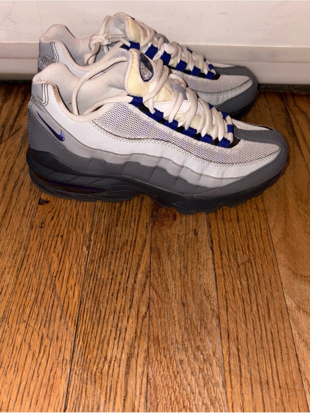 Nike Men’s Grey, White and Blue Sneakers